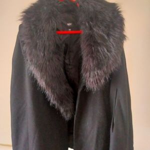 Cape with faux fur